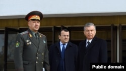 Zaynalabdin Nizomiddinonov və prezident Şavkat Mirziyoyev