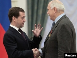 Rusiya prezidenti Dmitry Medvedev və Nikita Mikhalkov, 2010