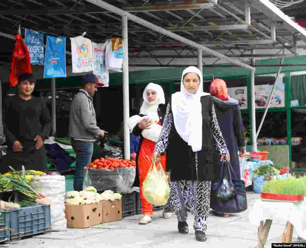 Tacikistanda Novruz bazarlığı