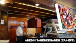 Tehranda restoran aşpazı